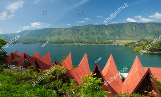 Desain Tempat Parkir Atap Rumah Adat Batak