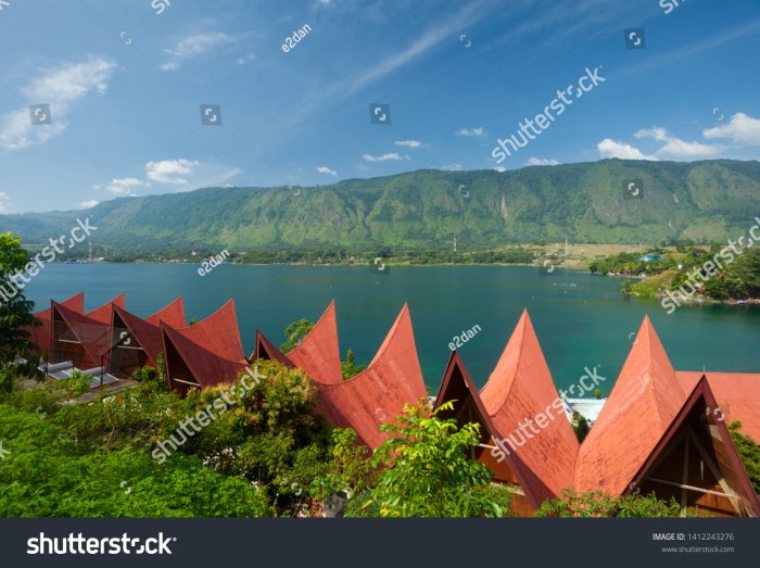 Desain tempat parkir atap rumah adat batak